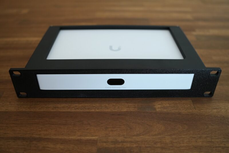 10" Rack Halterung für Unifi UCG-Fiber - Cloud Gateway Fiber